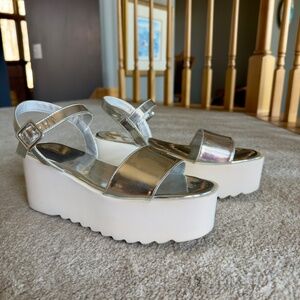 Forever 21 Silver and White Platform Heel Sz 8.5 M